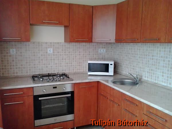 Tulipán bútor Laminált konyhabútor